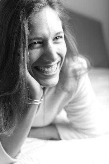 Jennifer-la Solaire Yoga Jennifer professeure d'un yoga en ligne et à Séville